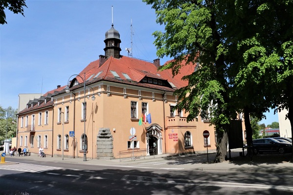Zdjęcie budynku Urzędu Miejskiego Trzcianki